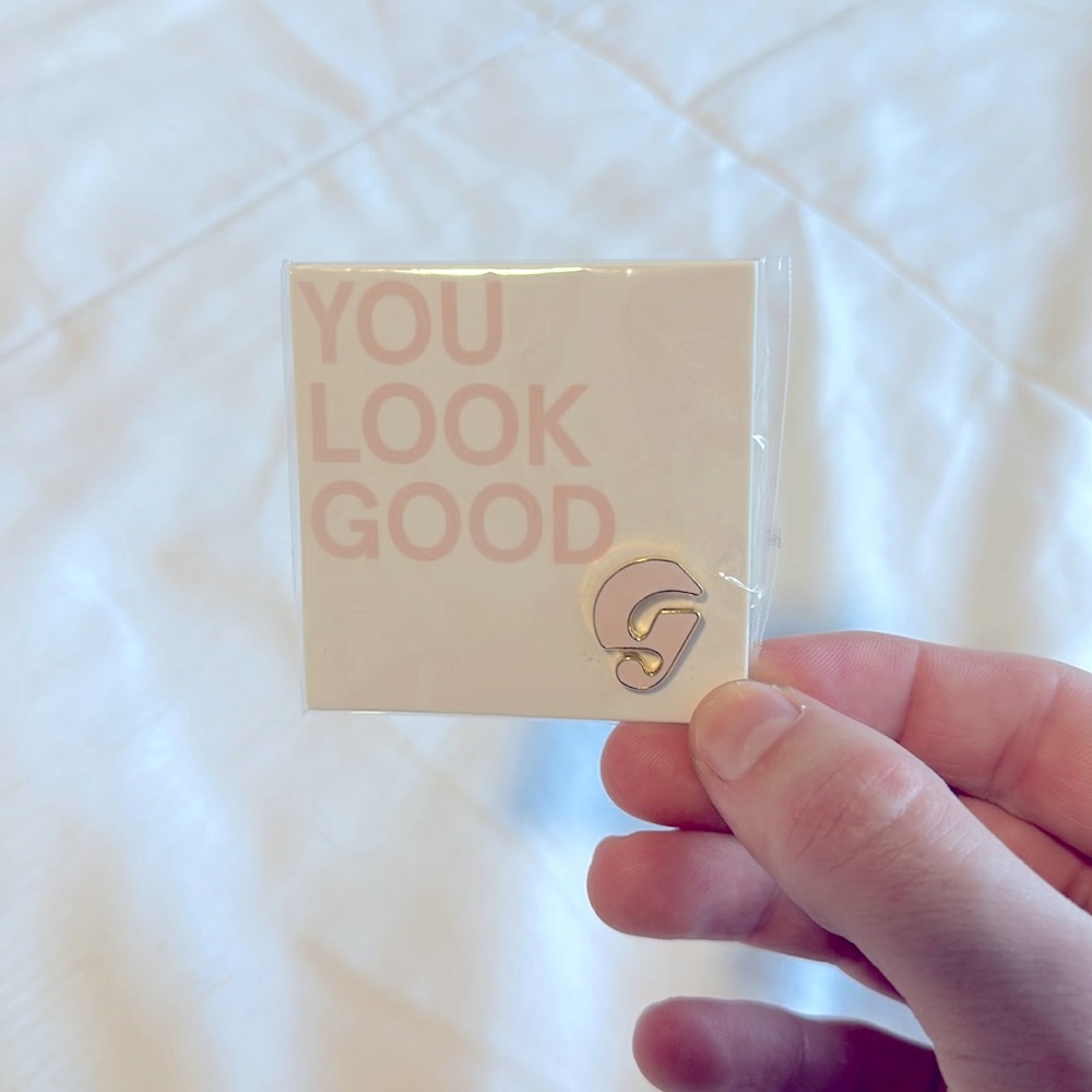 GLOSSIER | Employee Exclusive “G” Pin